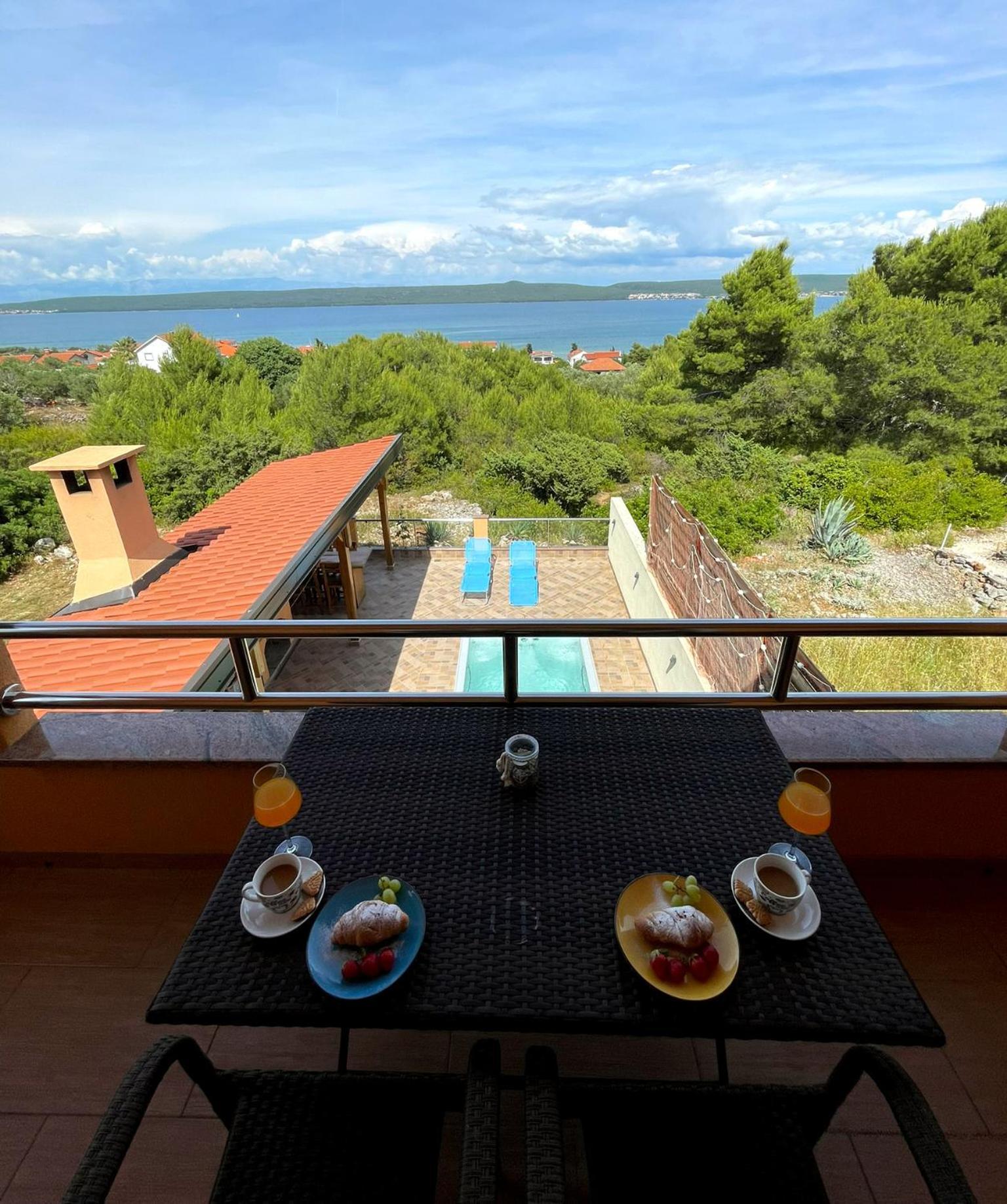 Apartmani Goga S Grijanim Bazenom Dobropoljana Экстерьер фото